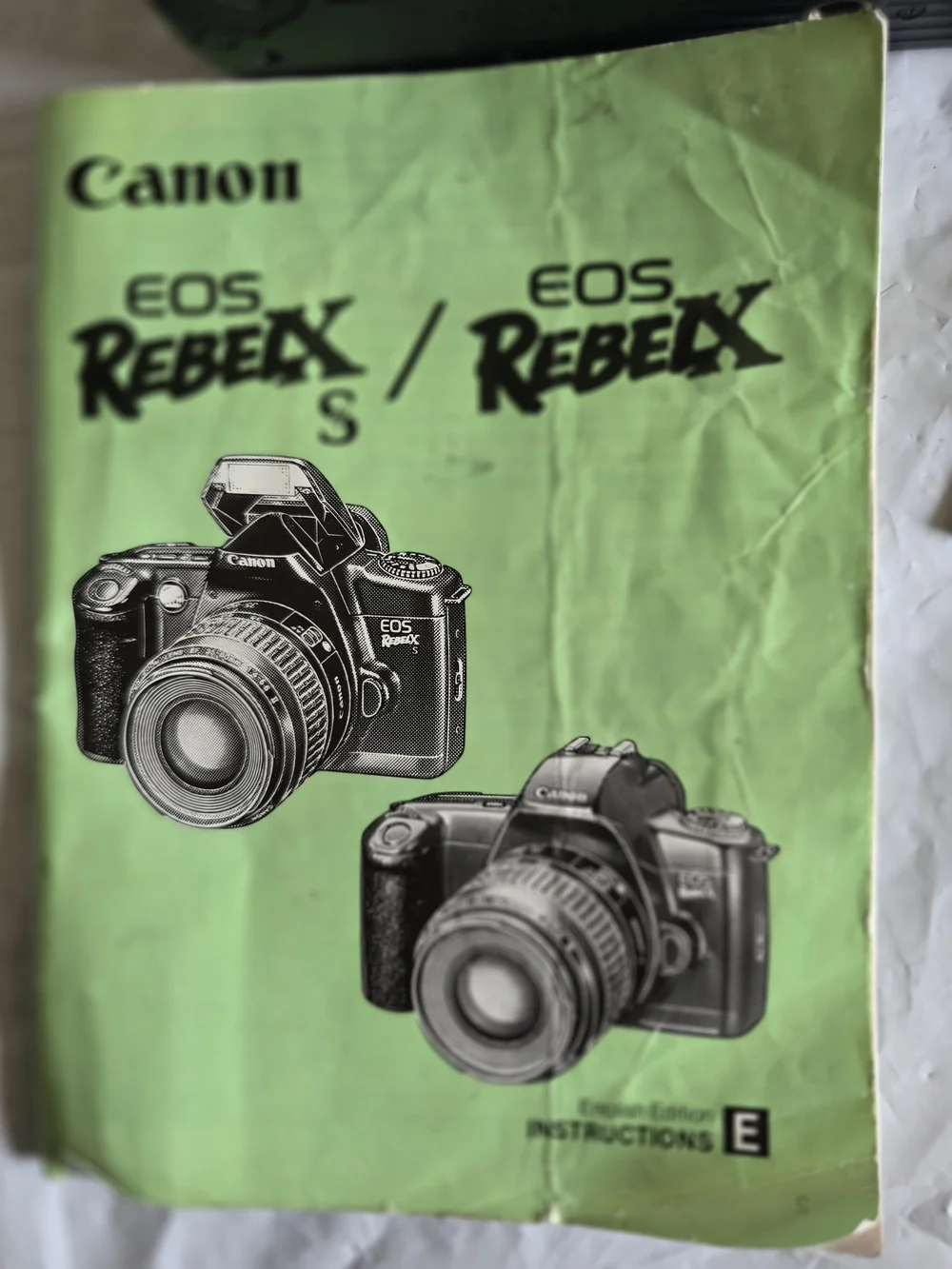 Canon EOS Rebel Xs Black DSLR Camera Body No Lense Like New Battery Operated